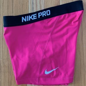 Women’s Nike Pros
